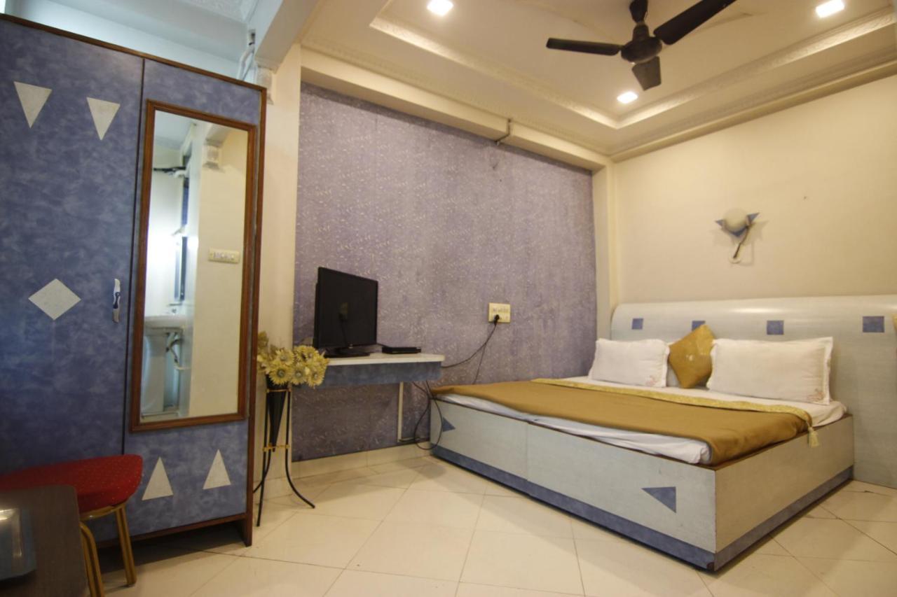 Hotel Tushar Pune Exterior foto
